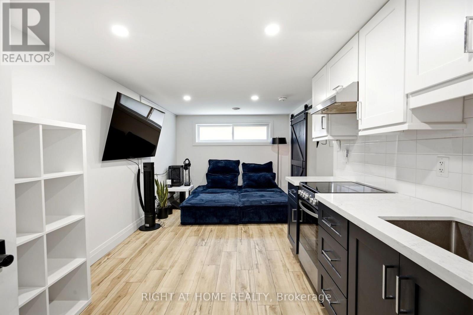 560 Tennyson Avenue Property Photo 32