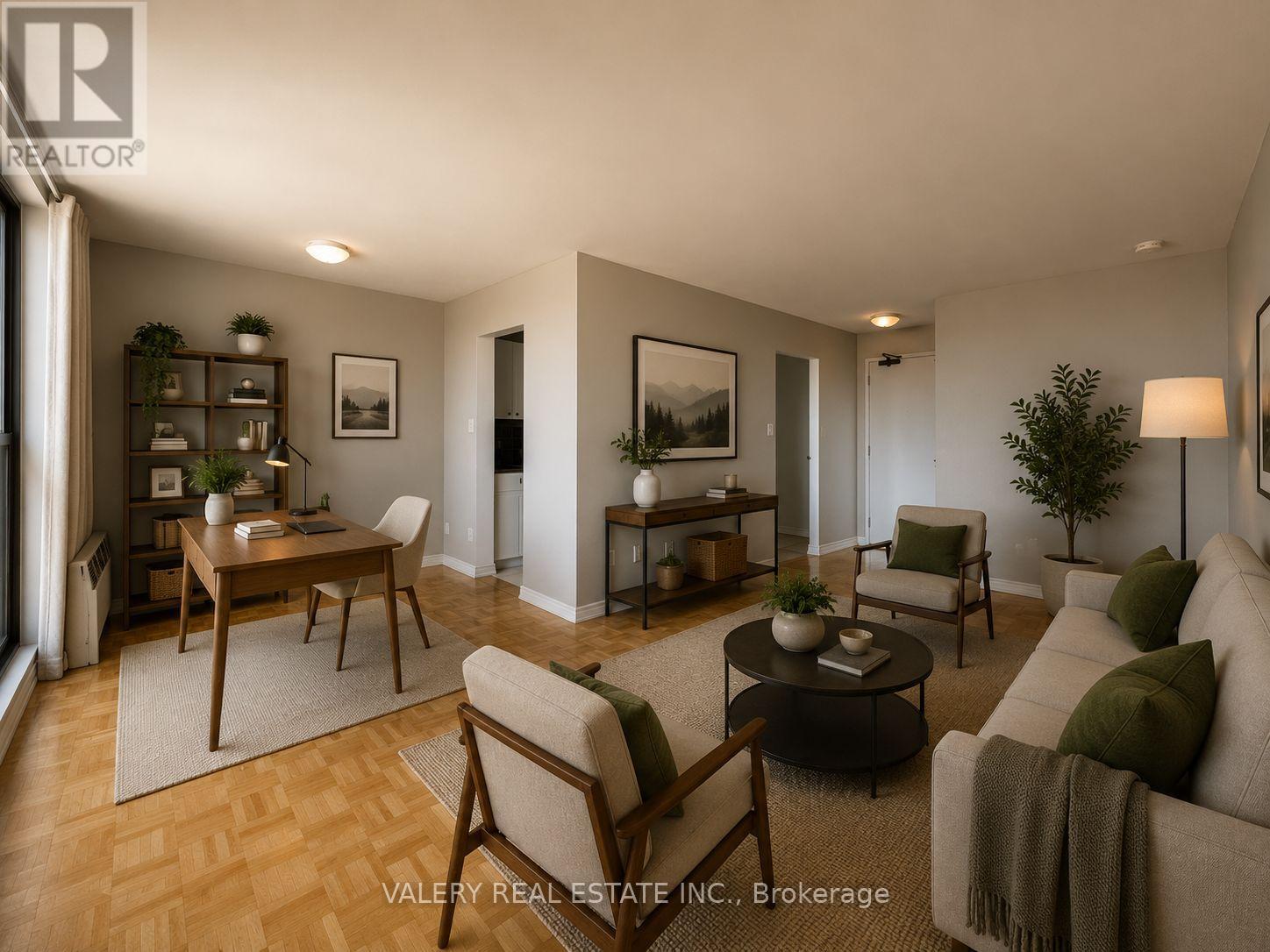 806 - 35 Confederation Drive Property Photo 4
