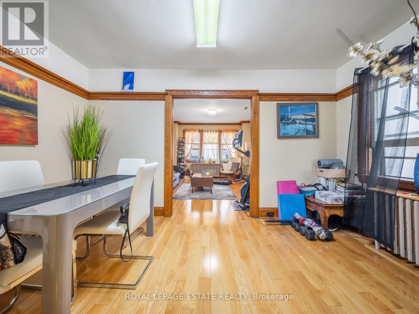 2275 Queen Street E Property Photo 9