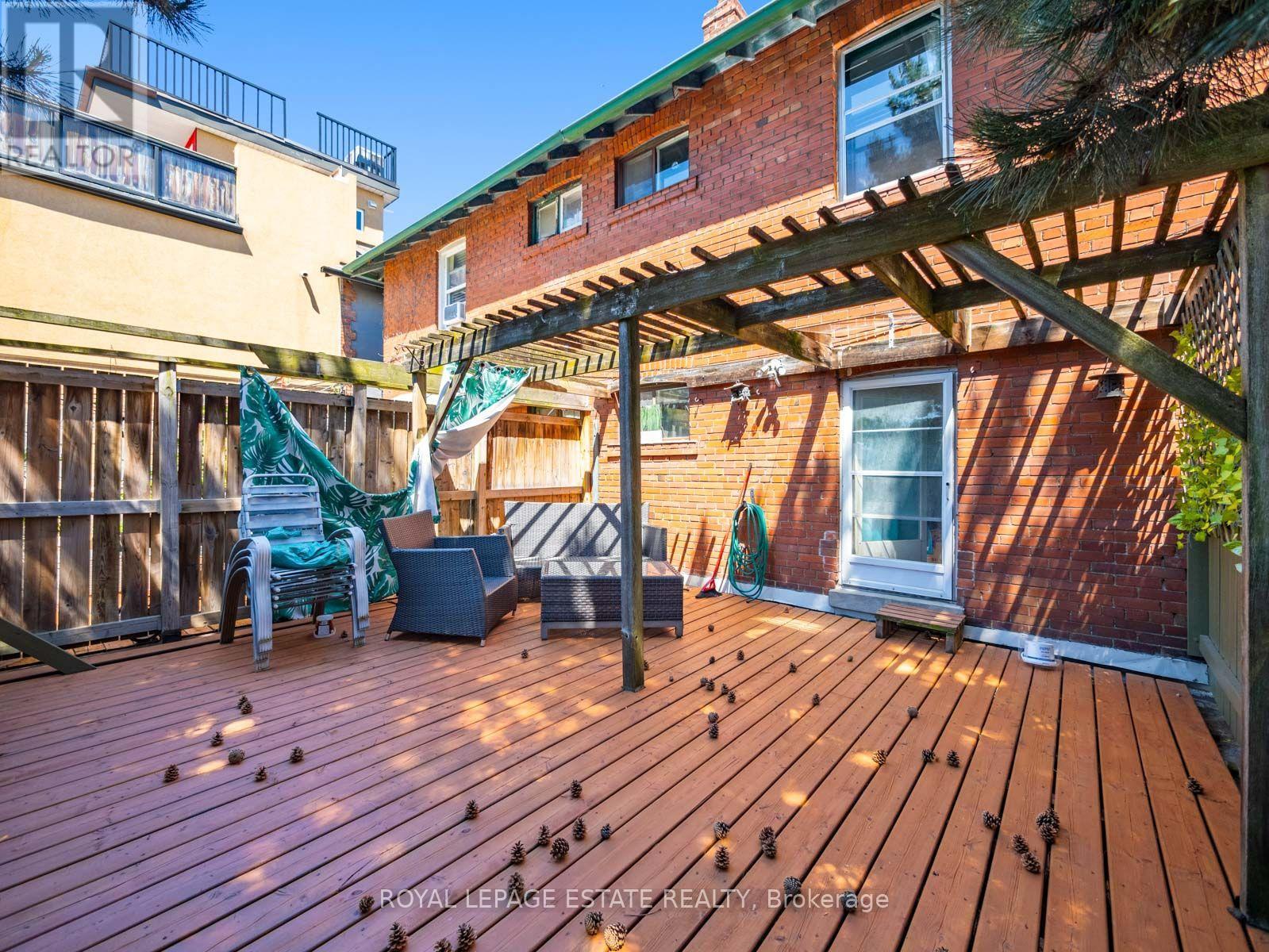 2275 Queen Street E Property Photo 13