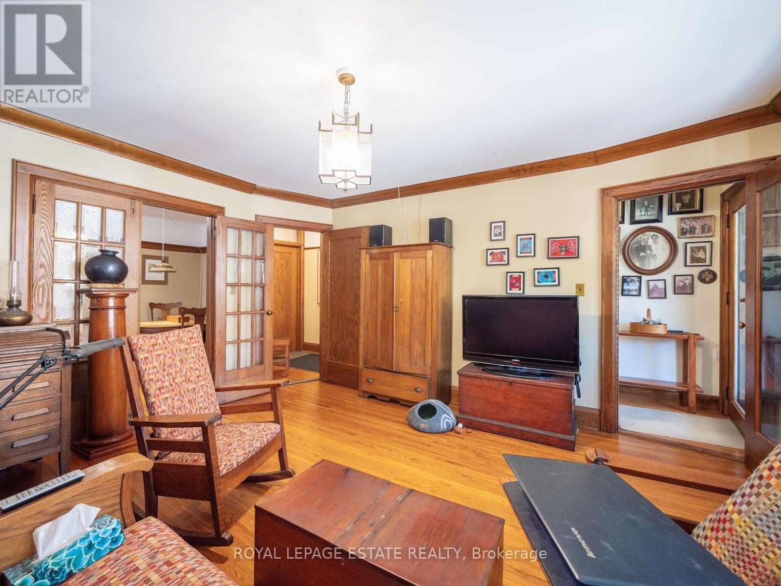 2275 Queen Street E Property Photo 20