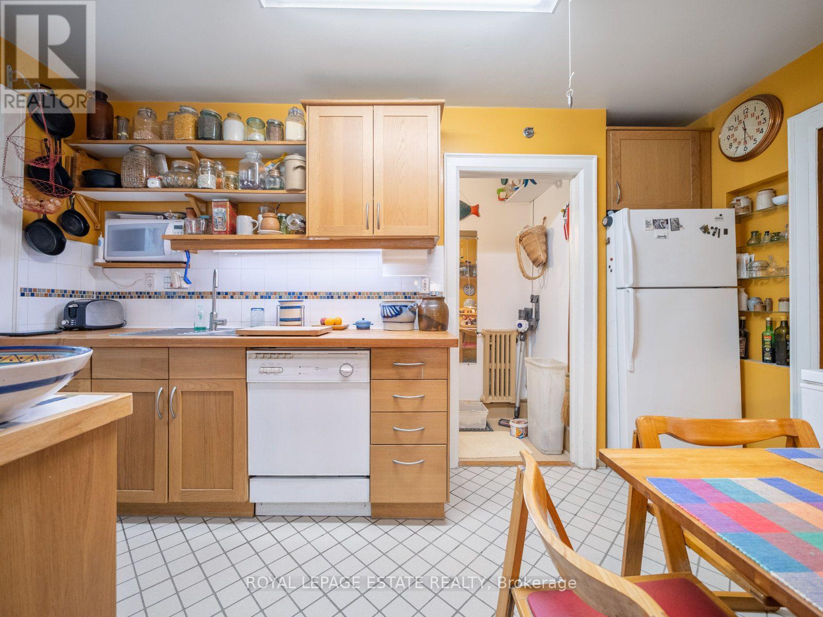 2275 Queen Street E Property Photo 24