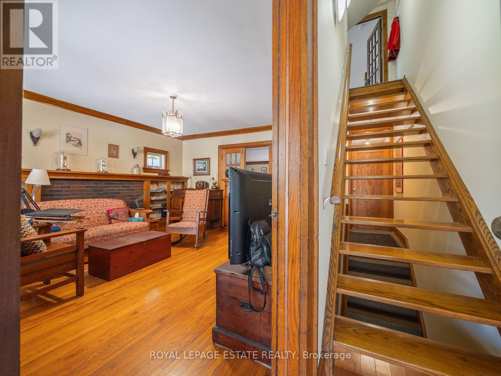 2275 Queen Street E Property Photo 31