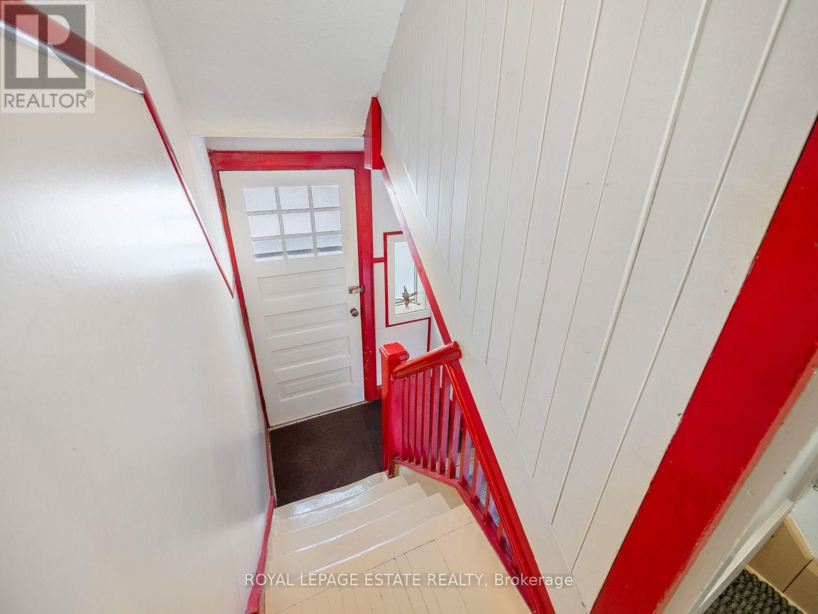2275 Queen Street E Property Photo 33