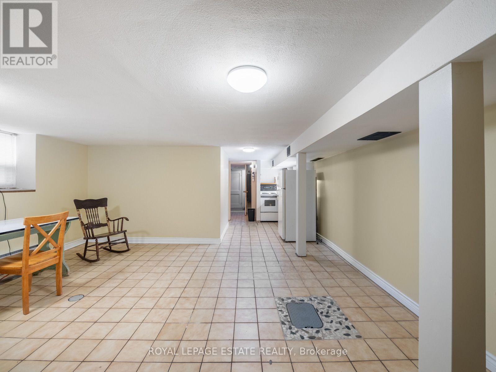 2275 Queen Street E Property Photo 37