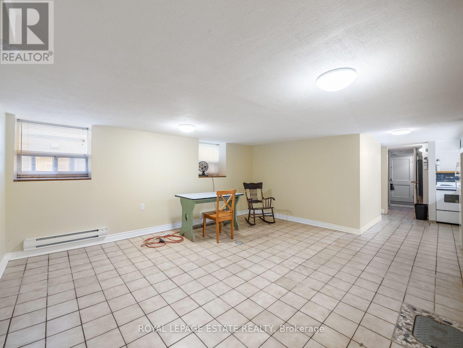 2275 Queen Street E Property Photo 38