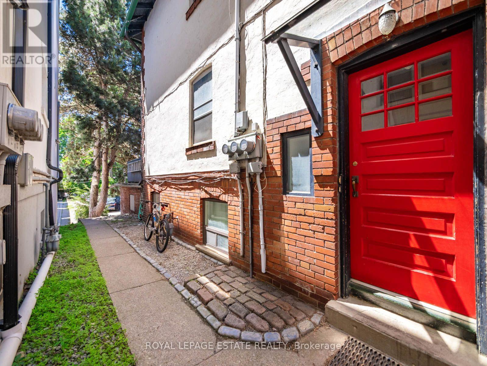 2275 Queen Street E Property Photo 45