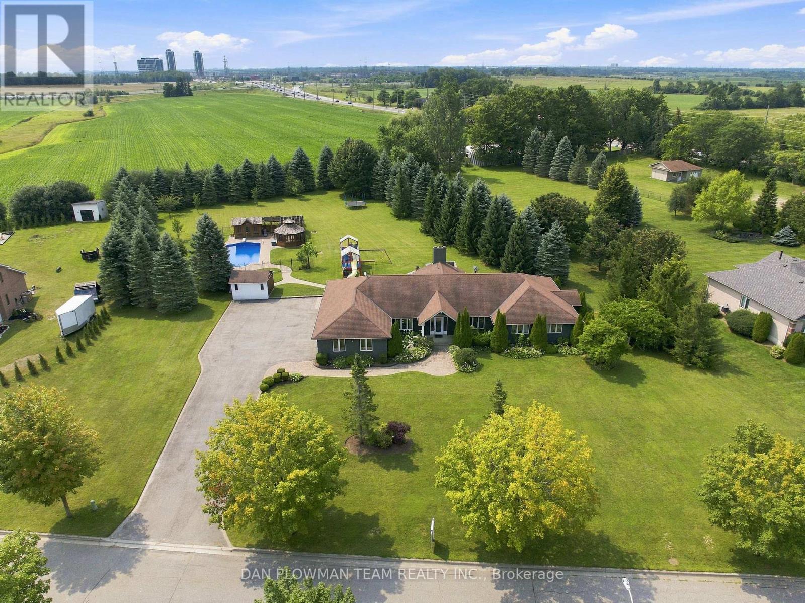 11 STEEPLEVIEW COURT