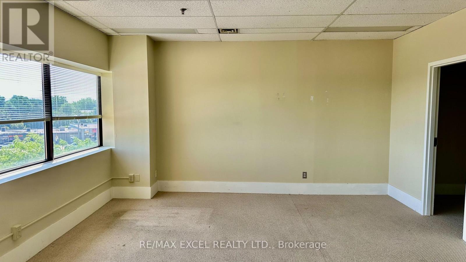 403a - 3090 Kingston Road Property Photo 5