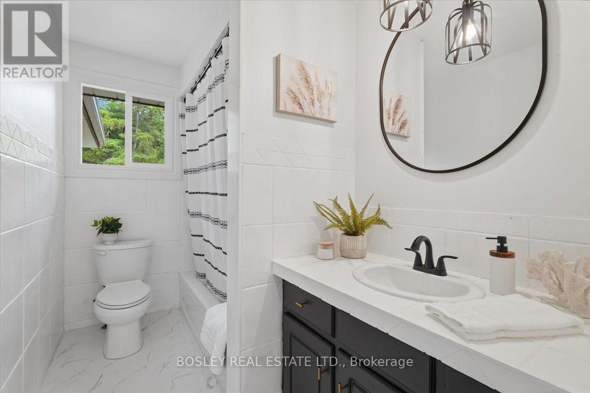 1841 Fairport Road Property Photo 19
