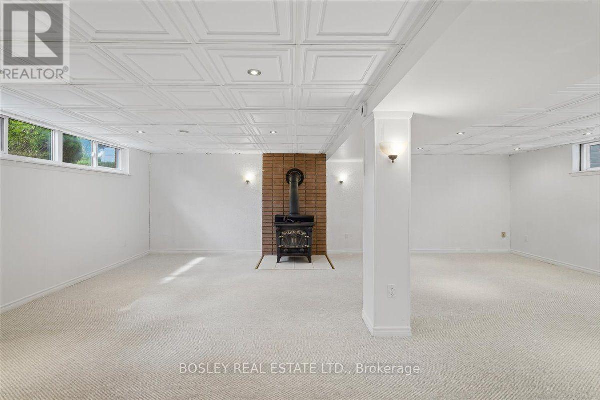 1841 Fairport Road Property Photo 21