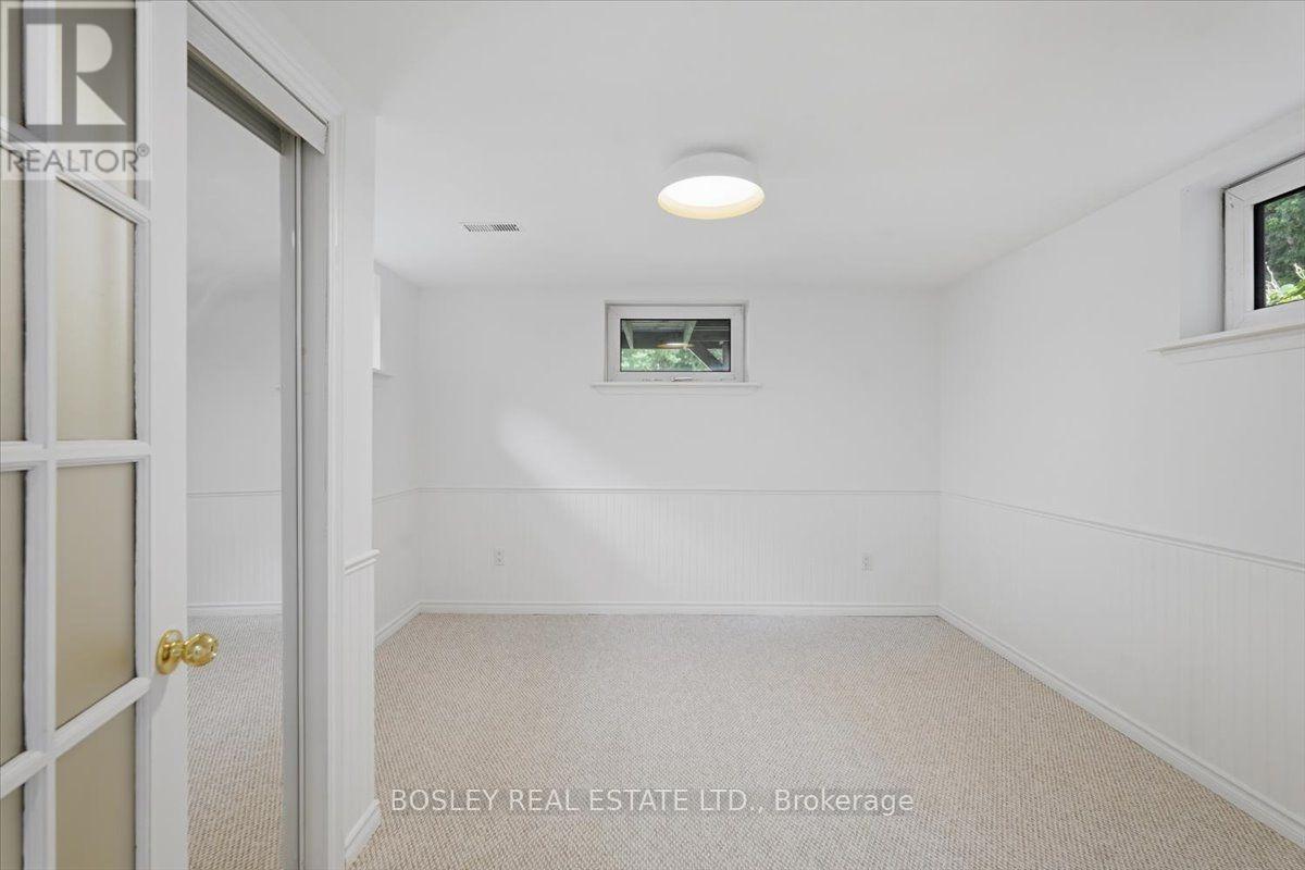 1841 Fairport Road Property Photo 25