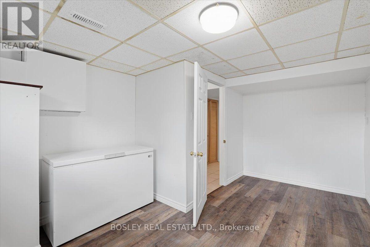 1841 Fairport Road Property Photo 28