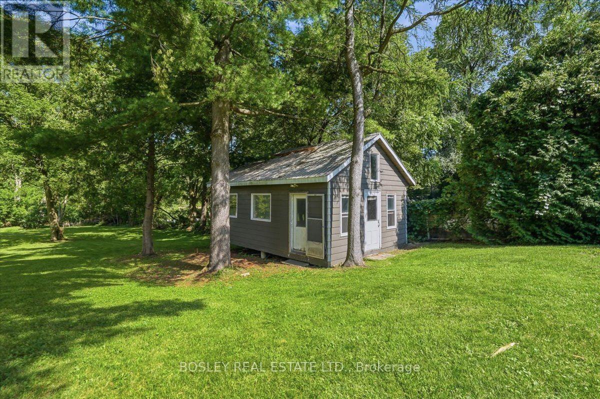 1841 Fairport Road Property Photo 38