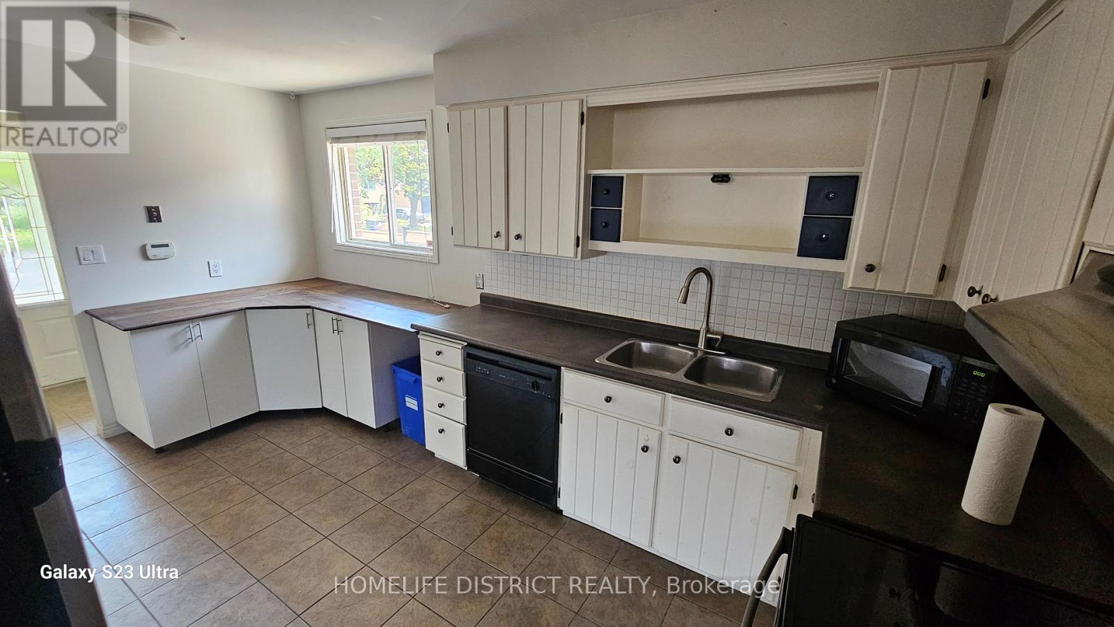 912 Exeter Street Property Photo 5