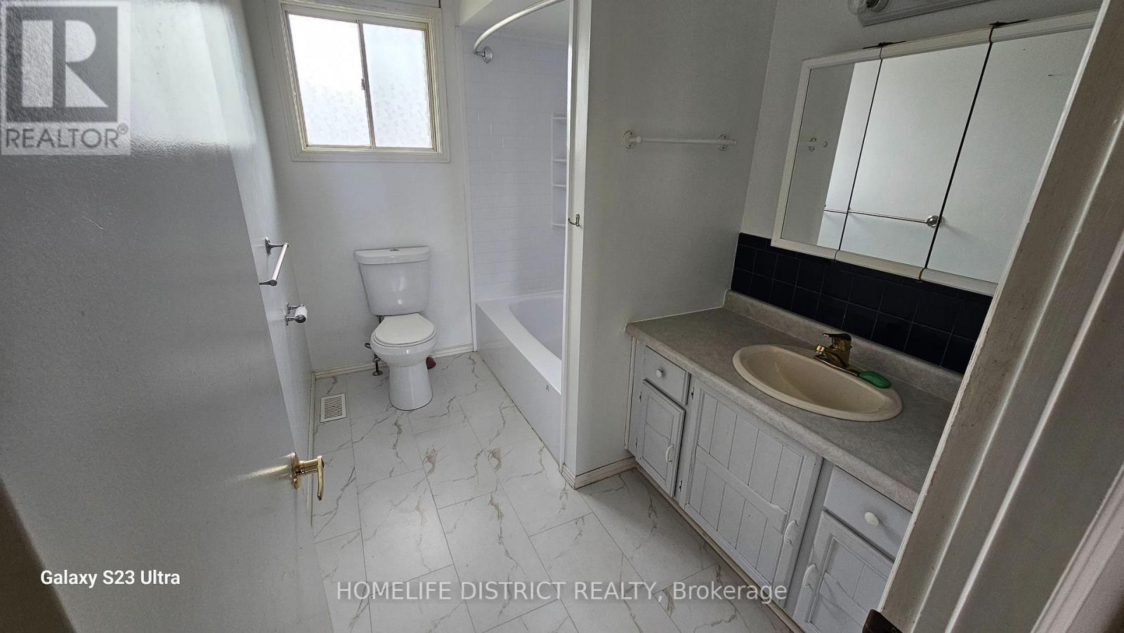 912 Exeter Street Property Photo 8