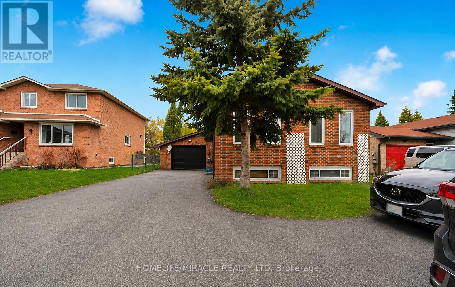 696 Sheppard Avenue Property Photo 1