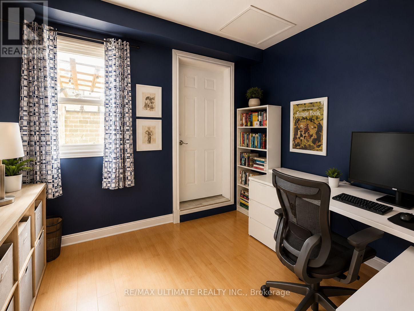 617 Gerrard Street E Property Photo 12