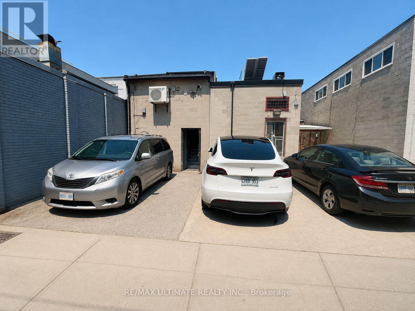 617 Gerrard Street E Property Photo 21