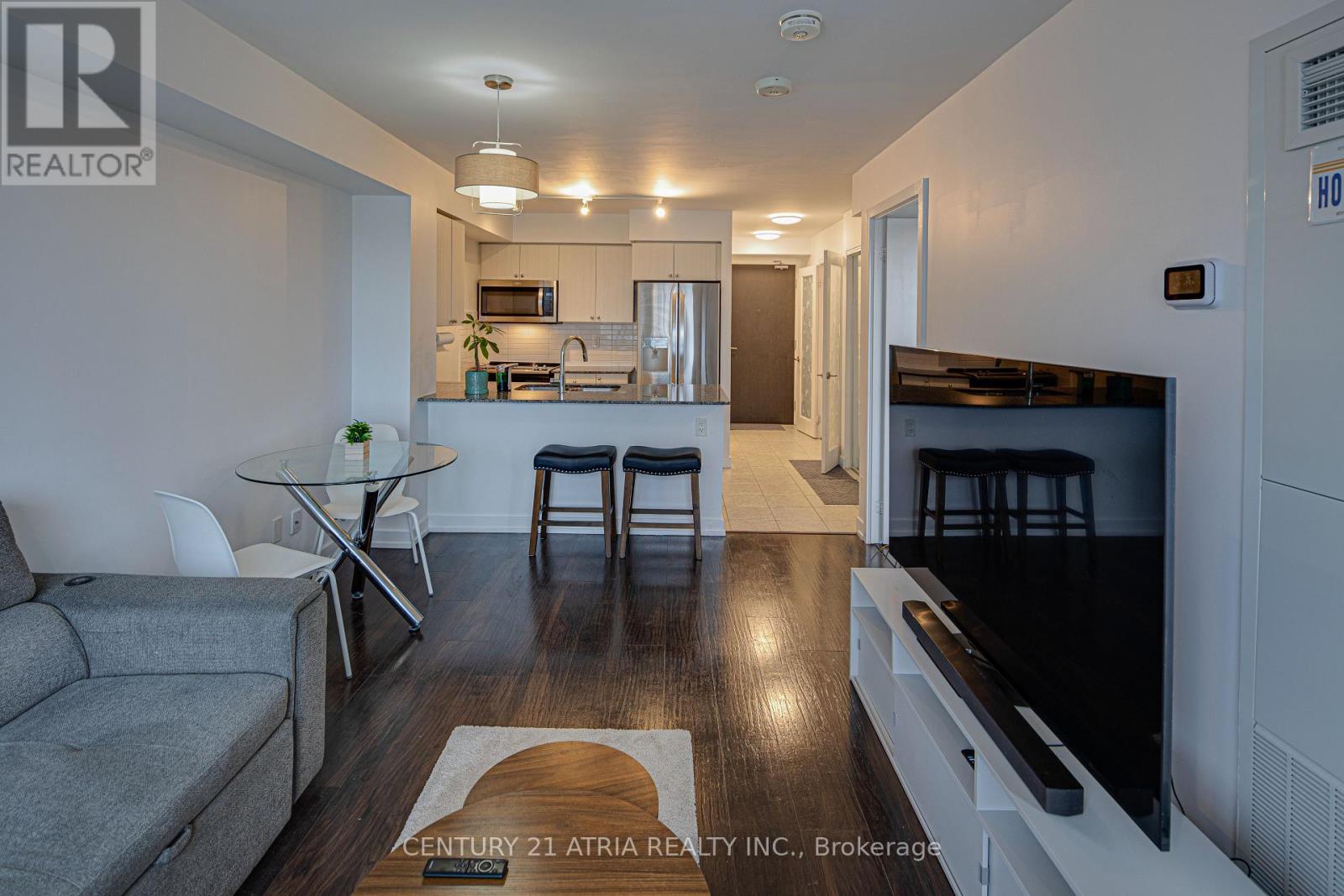 503 - 8 Trent Avenue Property Photo 4