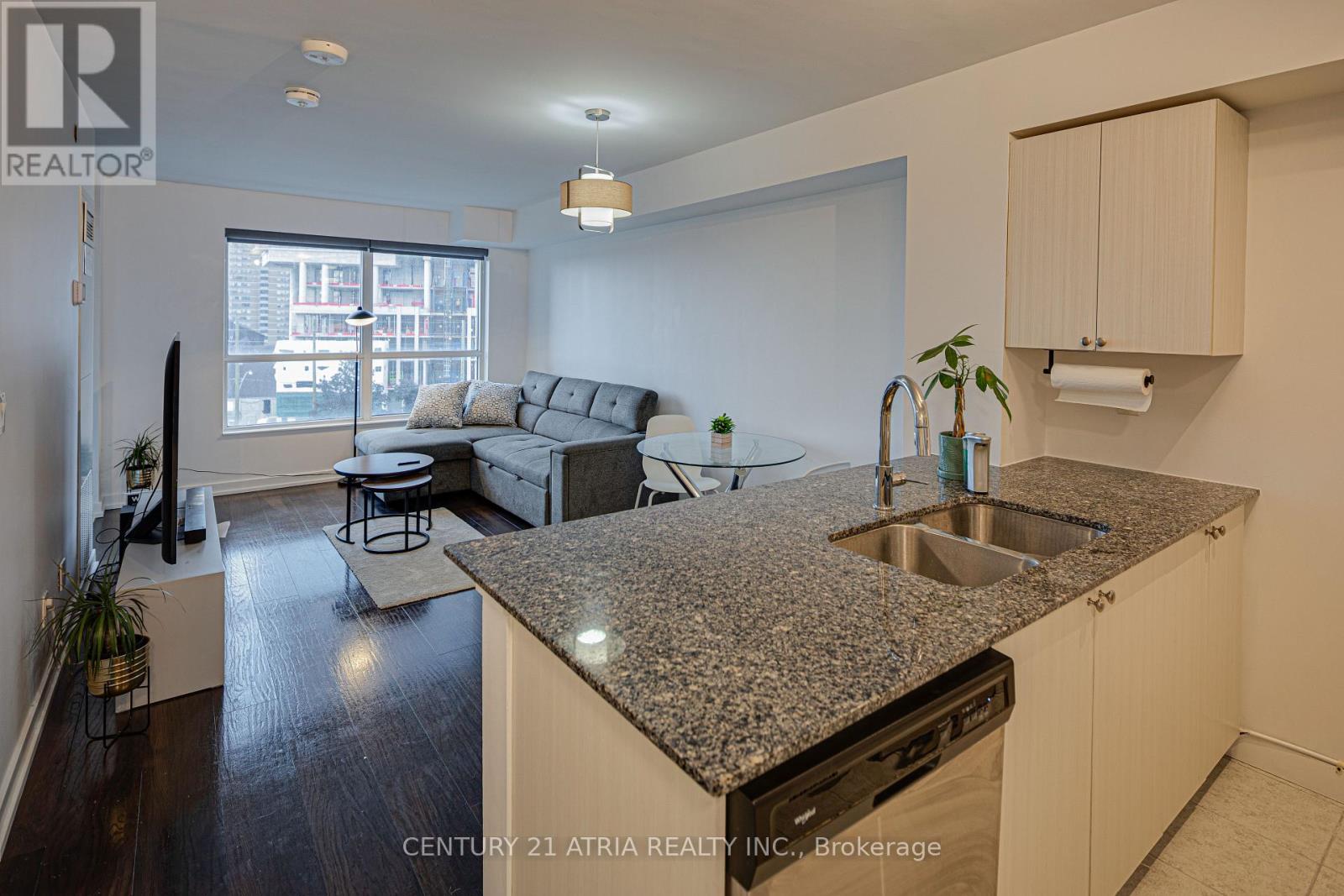 503 - 8 Trent Avenue Property Photo 7