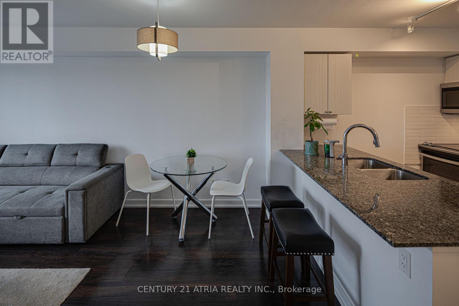 503 - 8 Trent Avenue Property Photo 8