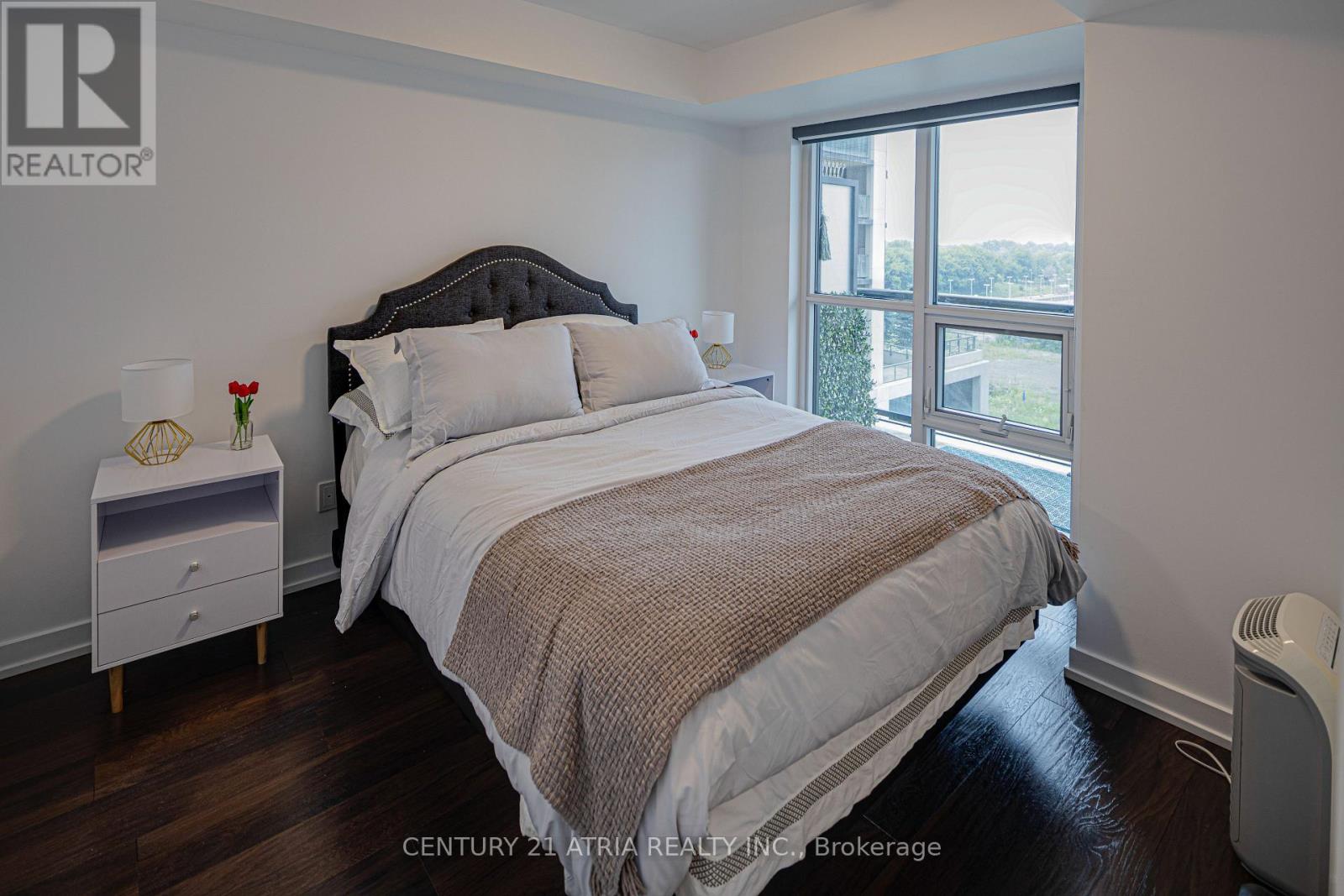 503 - 8 Trent Avenue Property Photo 9