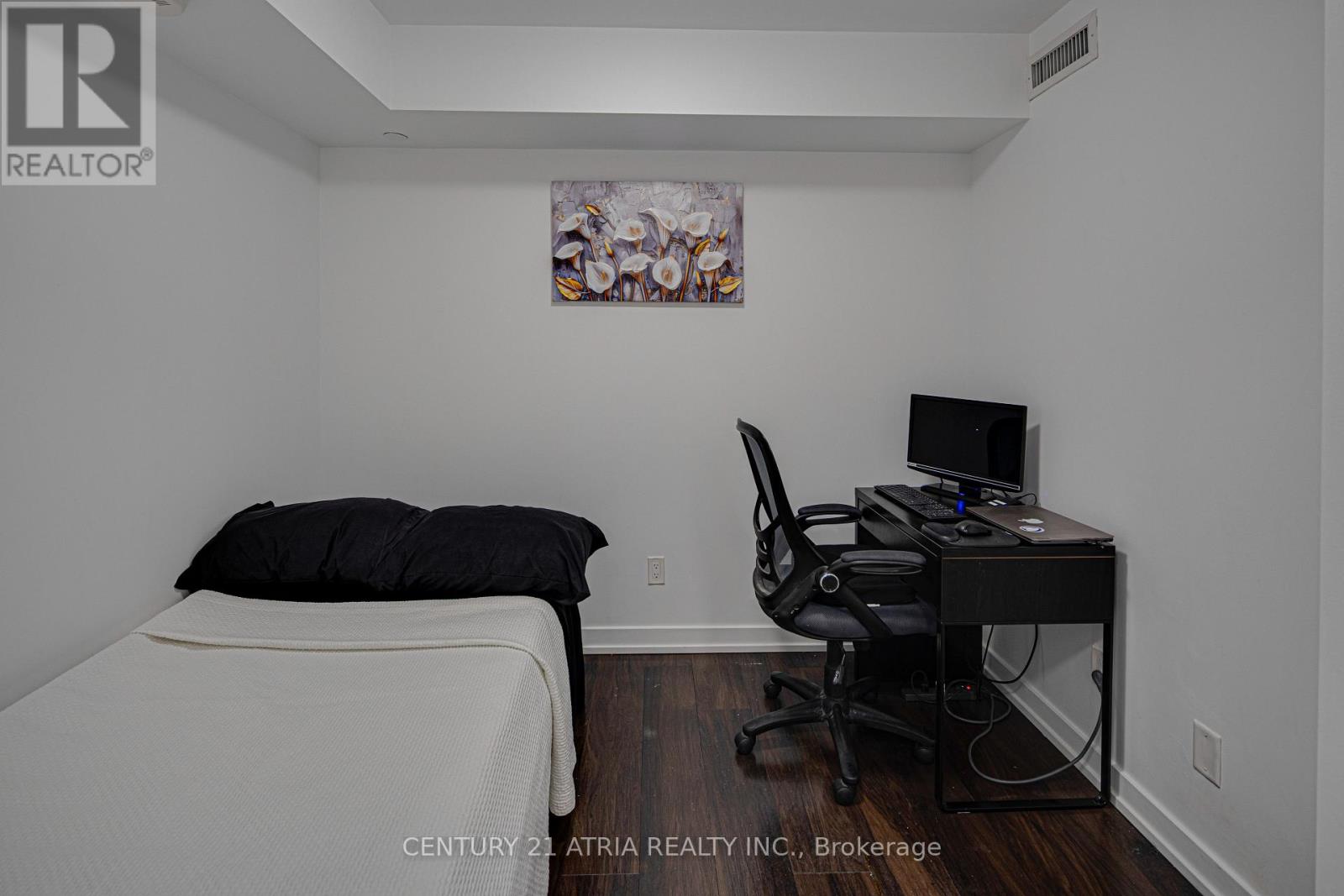 503 - 8 Trent Avenue Property Photo 14