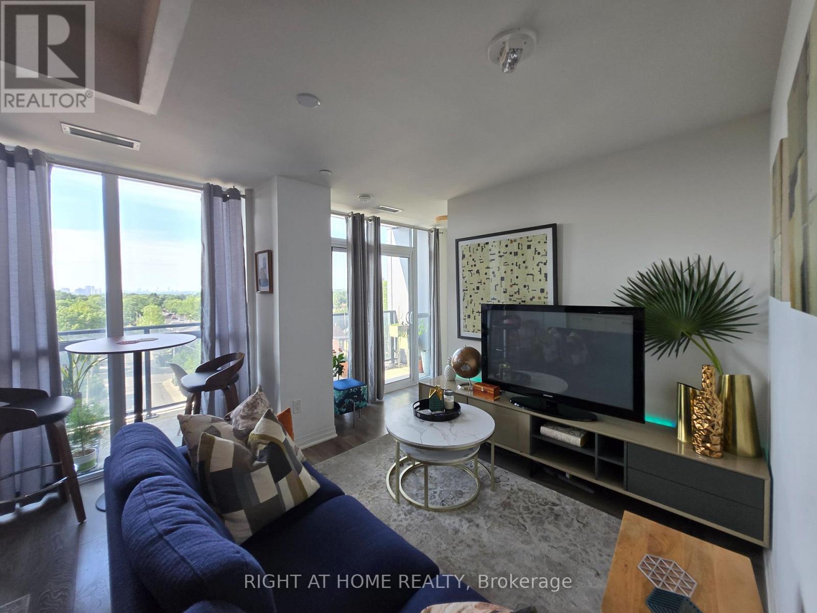 715 - 2301 DANFORTH AVENUE Property Photo 1