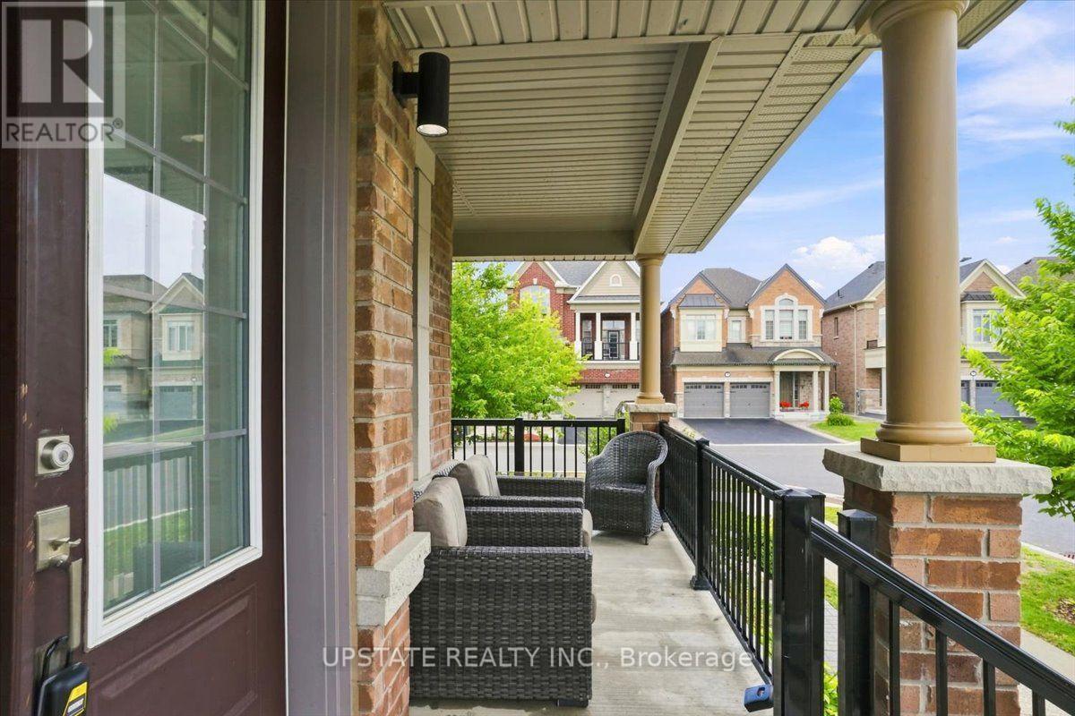 18 Blenheim Circle Property Photo 3