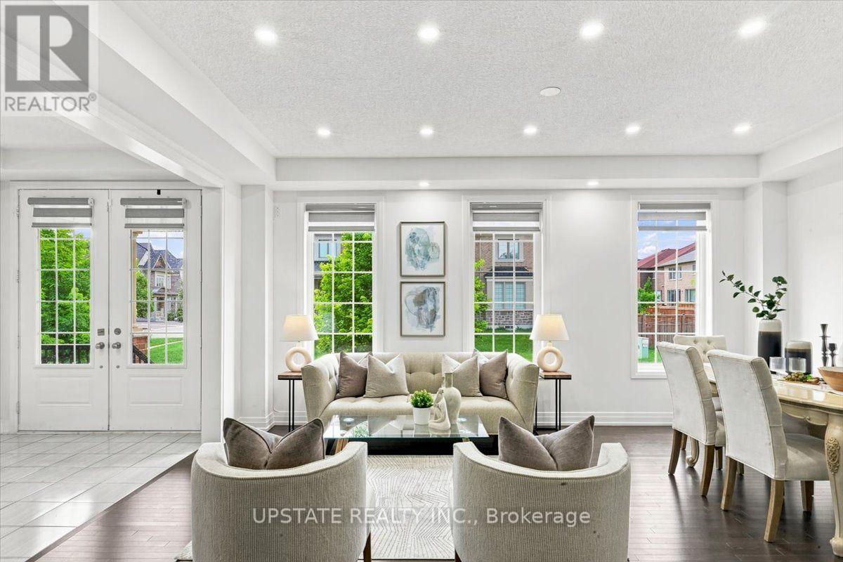 18 Blenheim Circle Property Photo 10
