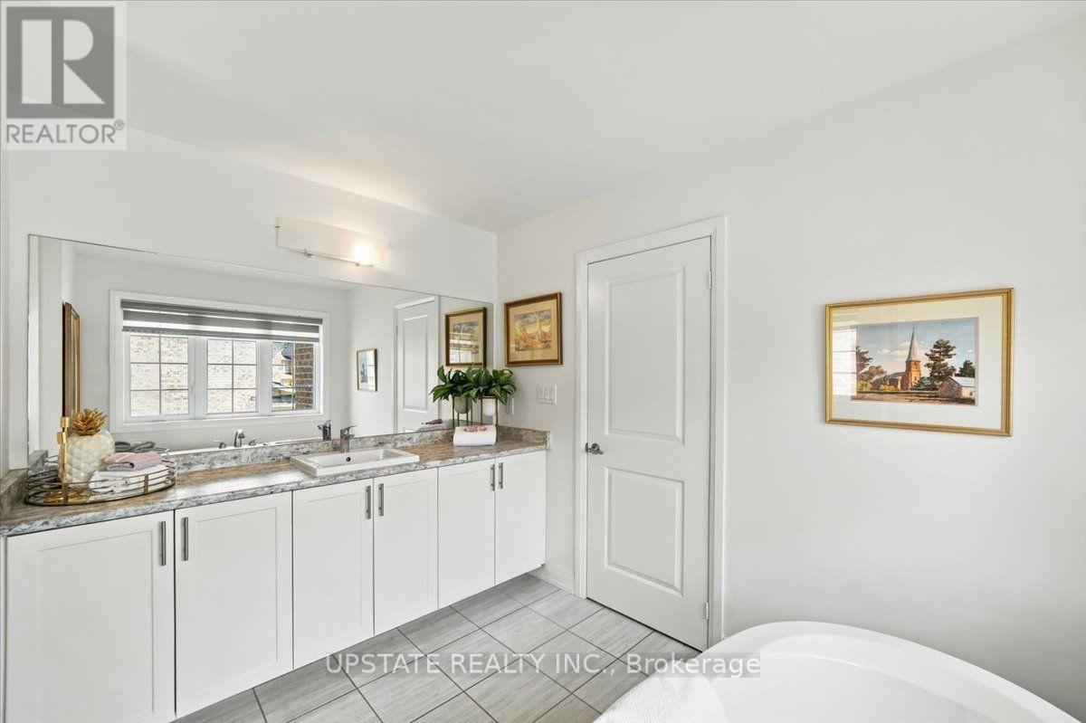 18 Blenheim Circle Property Photo 20