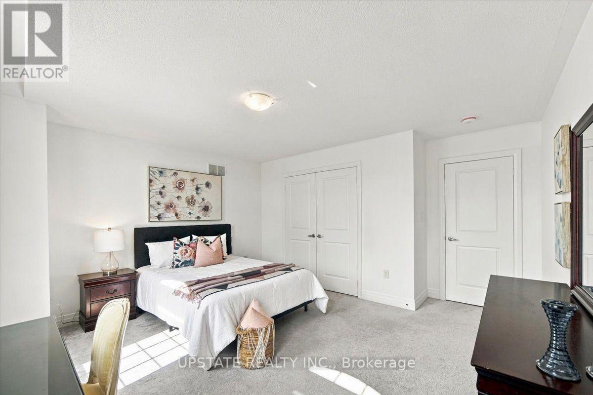 18 Blenheim Circle Property Photo 23