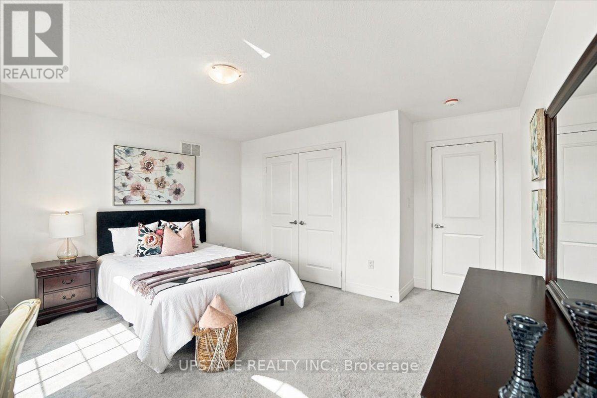 18 Blenheim Circle Property Photo 25