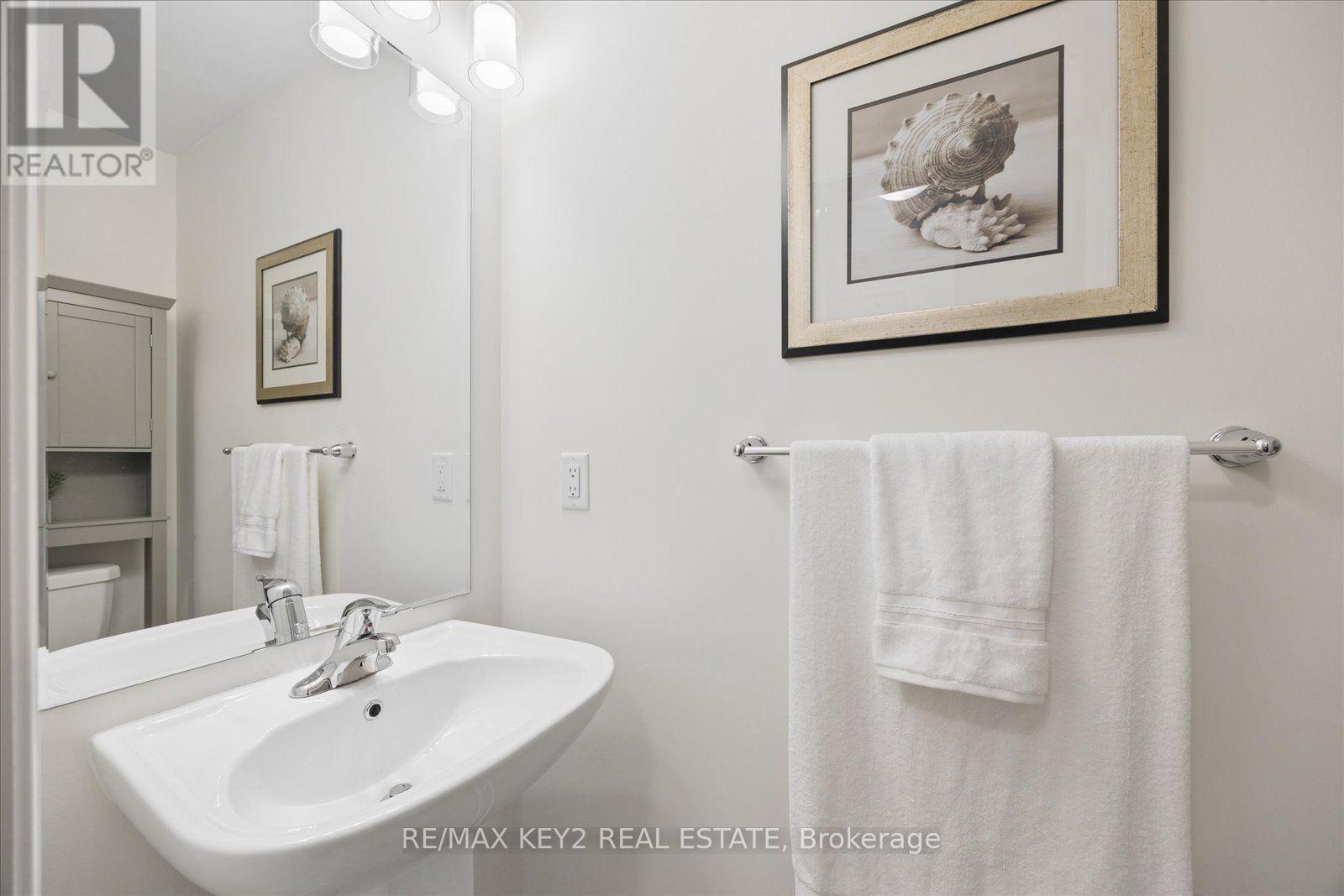 304 - 1034 Reflection Place Property Photo 16