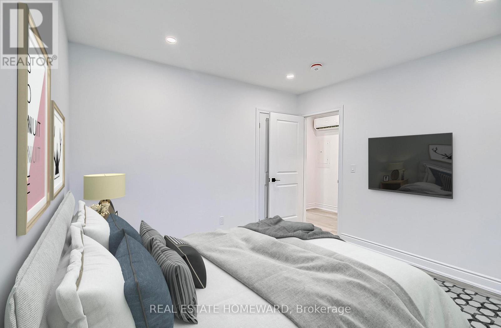10 - 419 Woodbine Avenue Property Photo 2