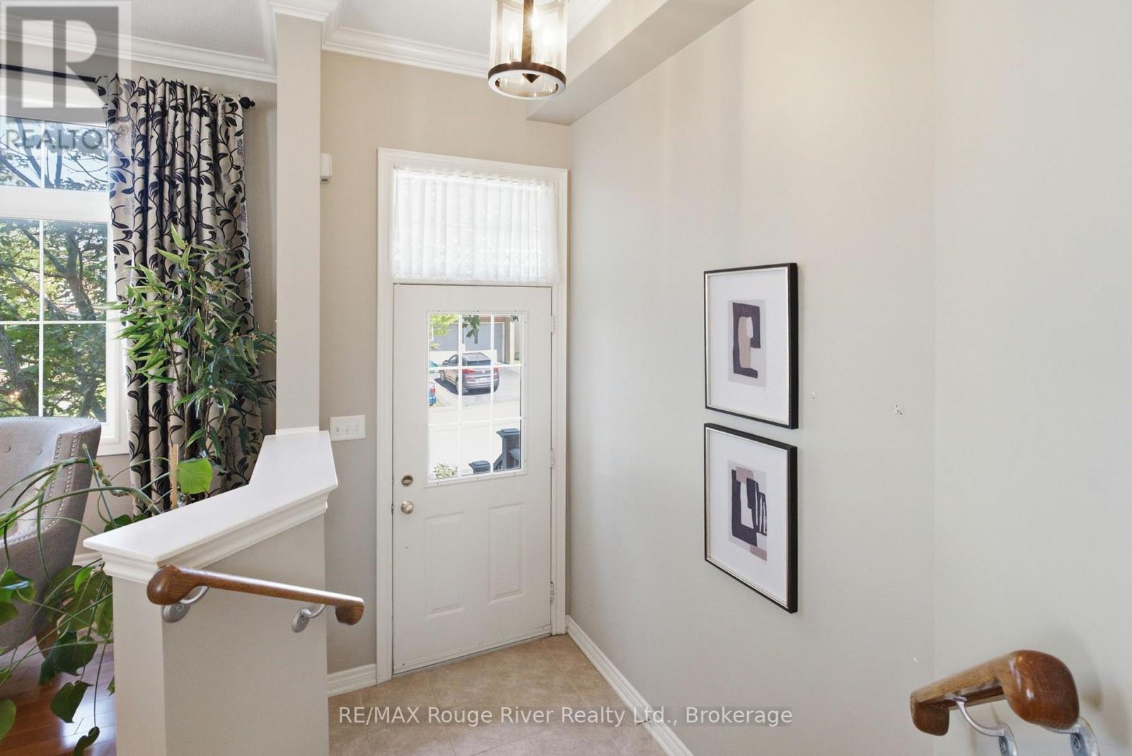 18 Rainbow Crescent Property Photo 2