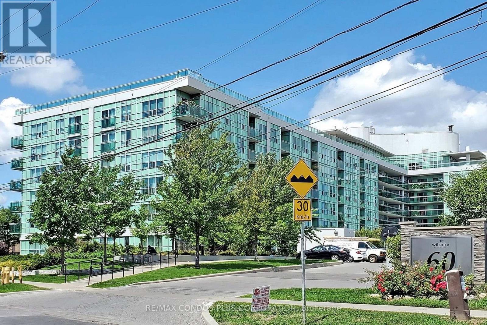 315 - 60 FAIRFAX CRESCENT Property Photo 1