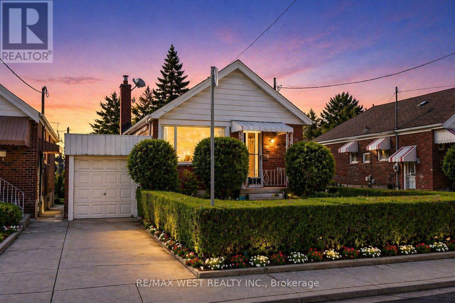 5 DIEPPE ROAD S Property Photo 1