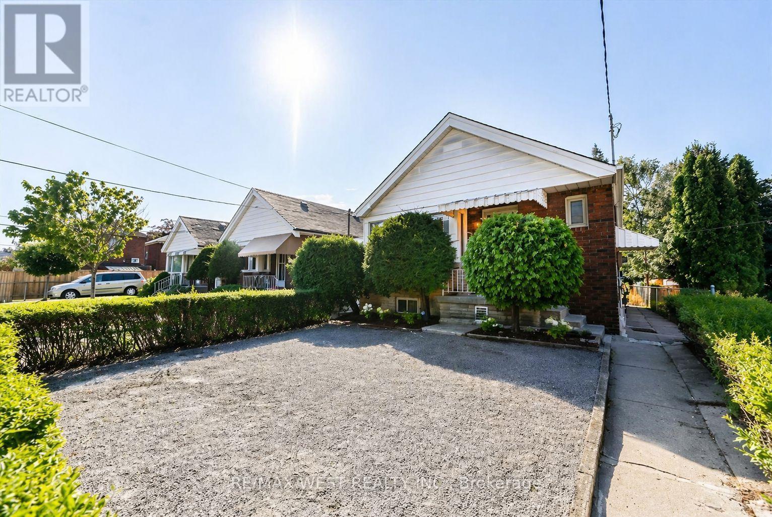 5 Dieppe Road S Property Photo 3
