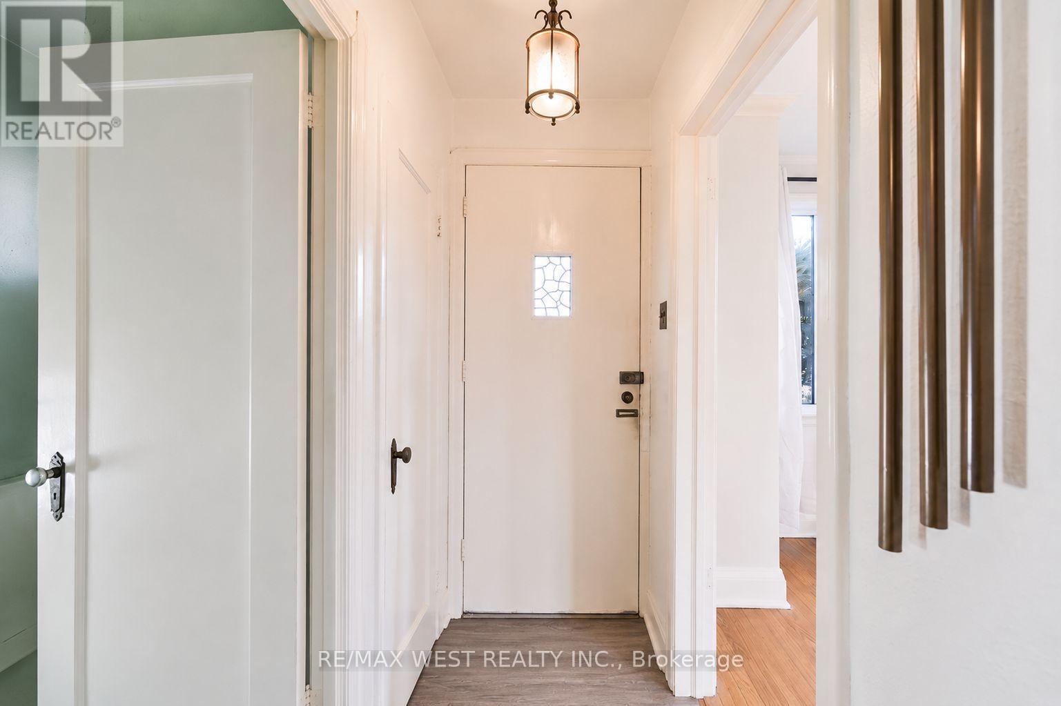 5 Dieppe Road S Property Photo 6