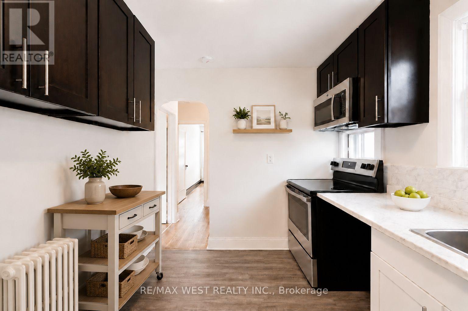 5 Dieppe Road S Property Photo 11