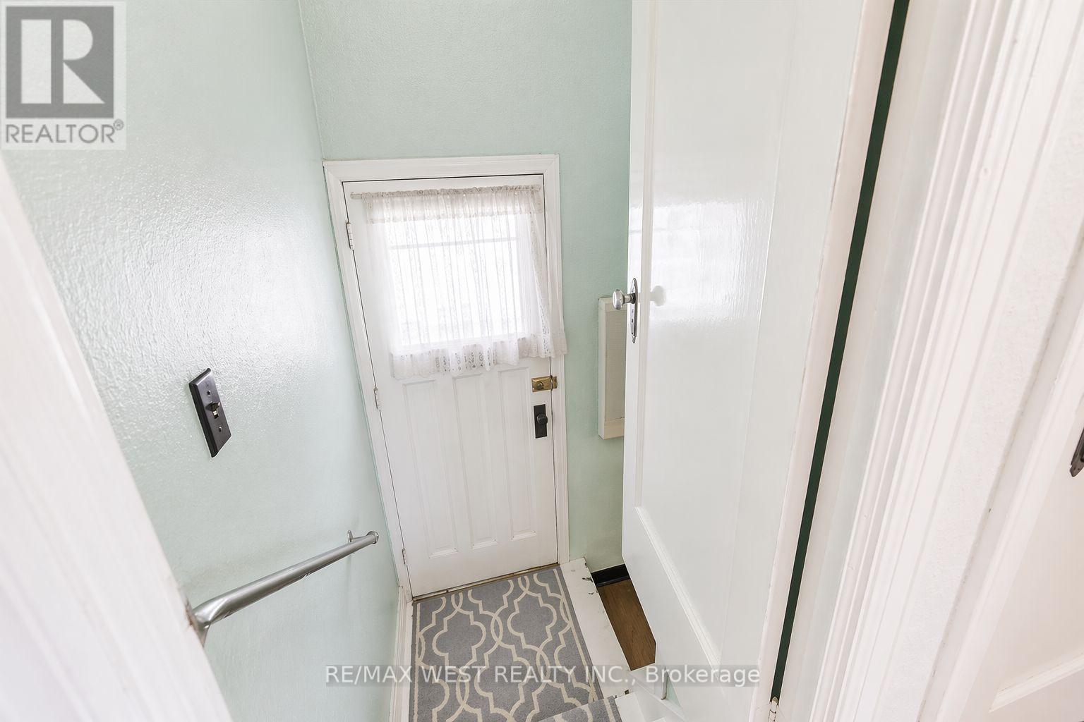 5 Dieppe Road S Property Photo 16