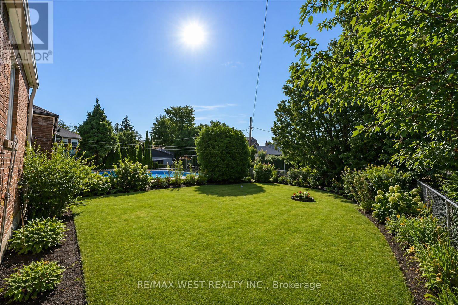 5 Dieppe Road S Property Photo 23