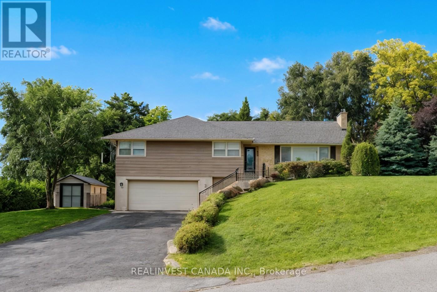 918 Pinecrest Road Property Photo 1