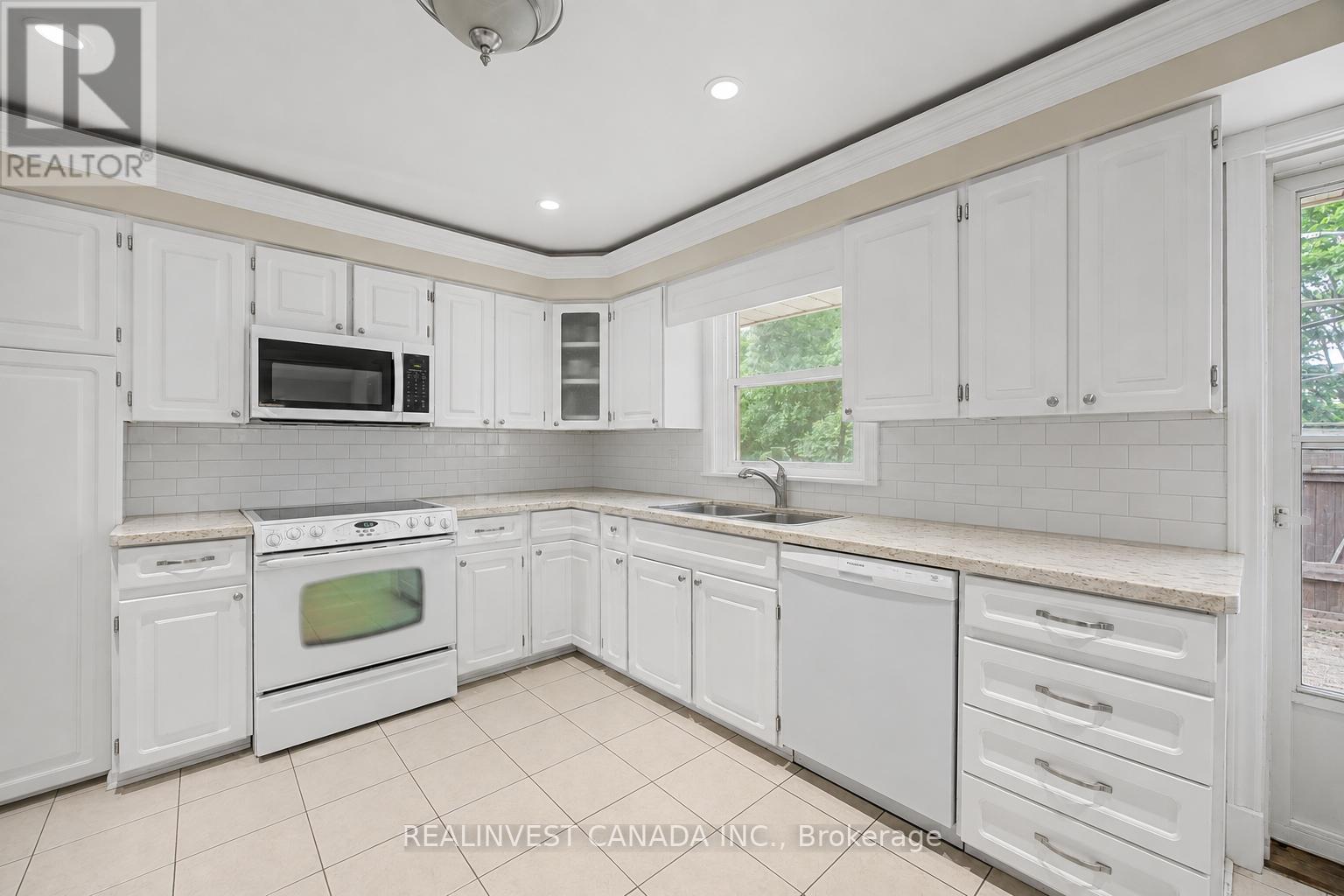 918 Pinecrest Road Property Photo 8