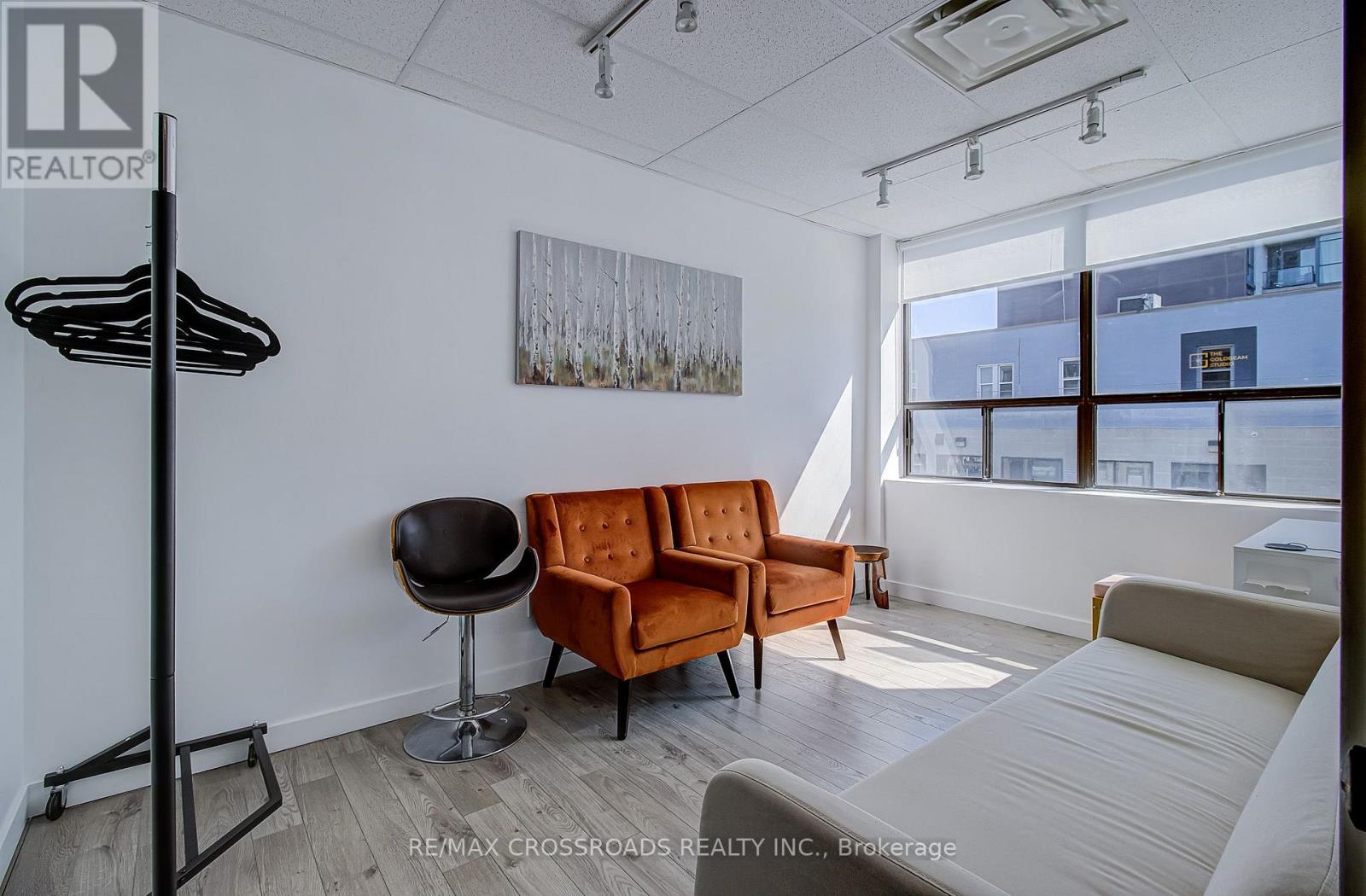 2nd Floor - 2017 Danforth Avenue Property Photo 8