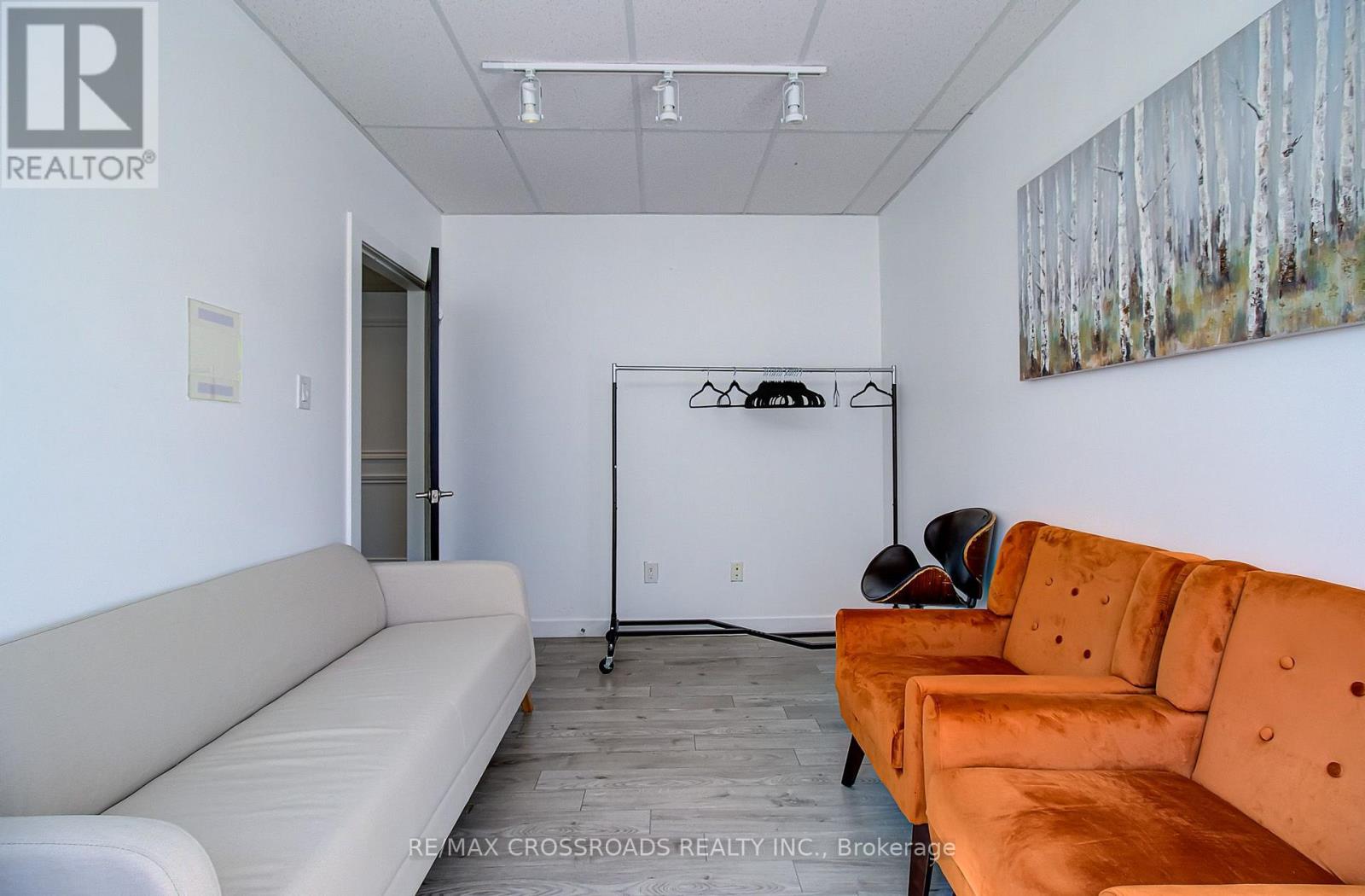 2nd Floor - 2017 Danforth Avenue Property Photo 10