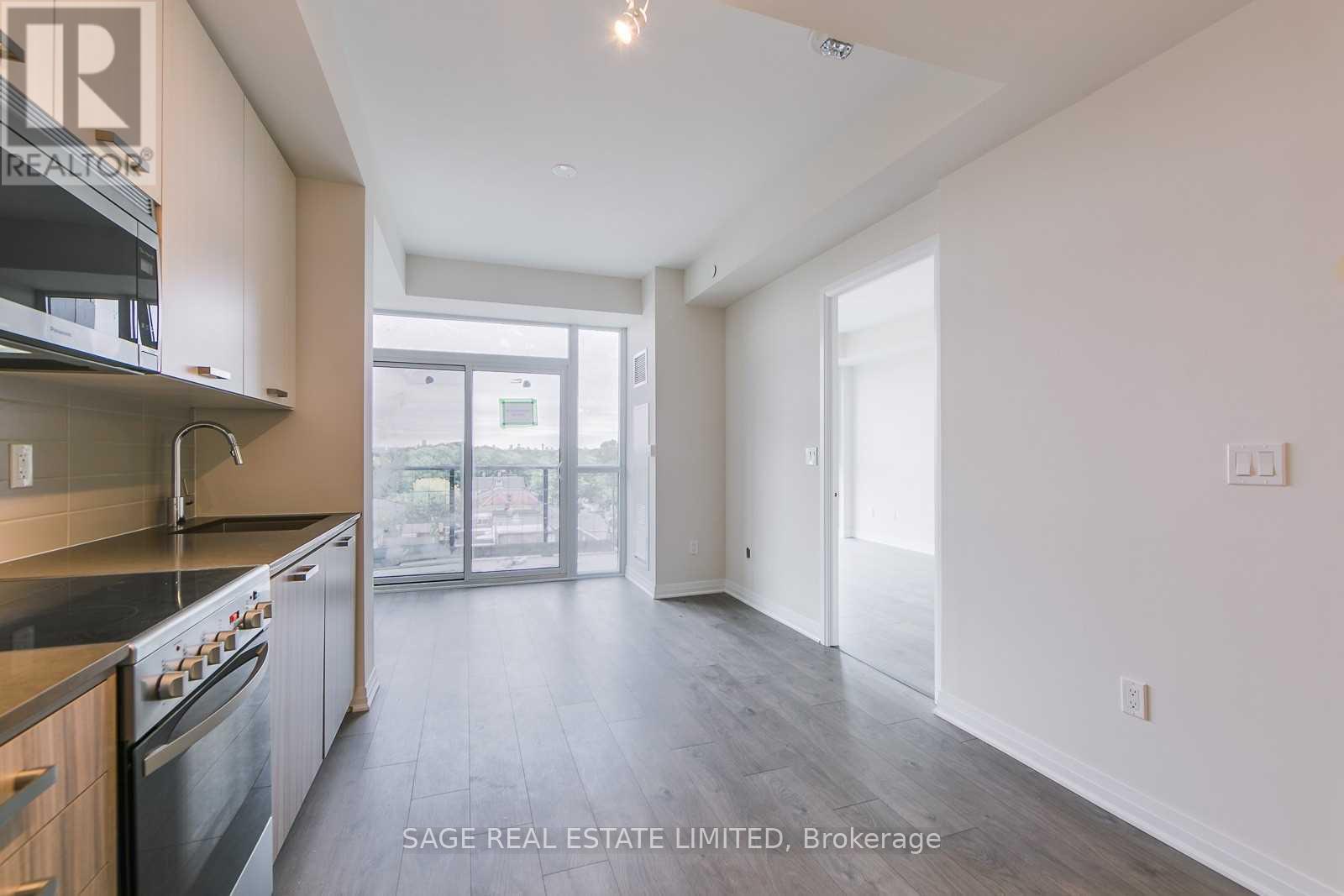 618 - 2301 Danforth Avenue Property Photo 2