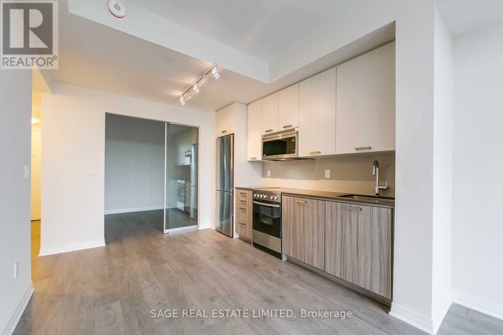618 - 2301 Danforth Avenue Property Photo 4
